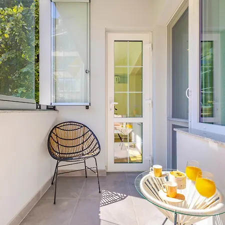 Happy People 1-bd - White By Flat Mаnager بلوفديف