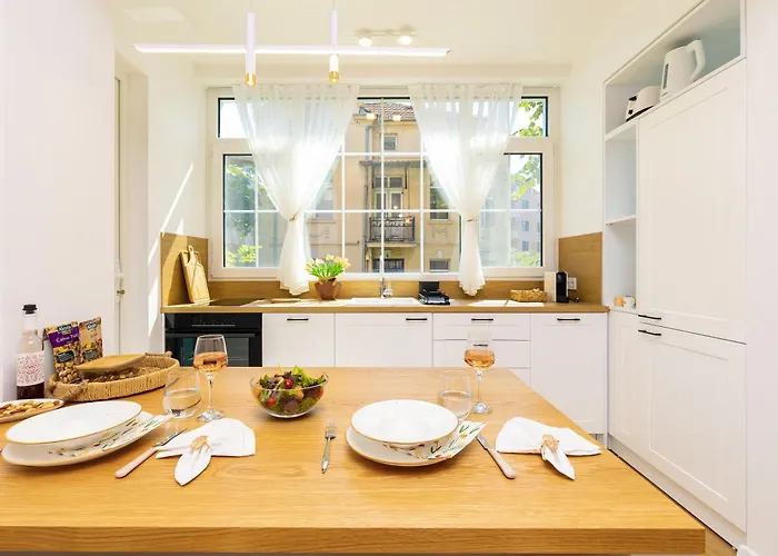 Happy People 1-bd - White By Flat Mаnager *