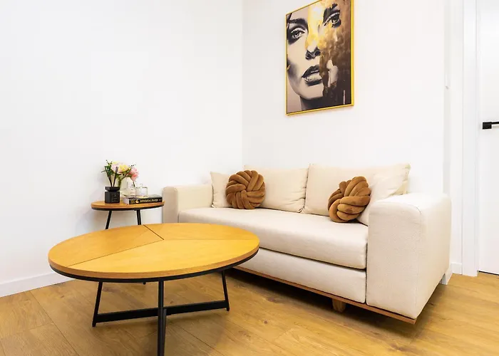 Happy People 1-bd - White By Flat Mаnager